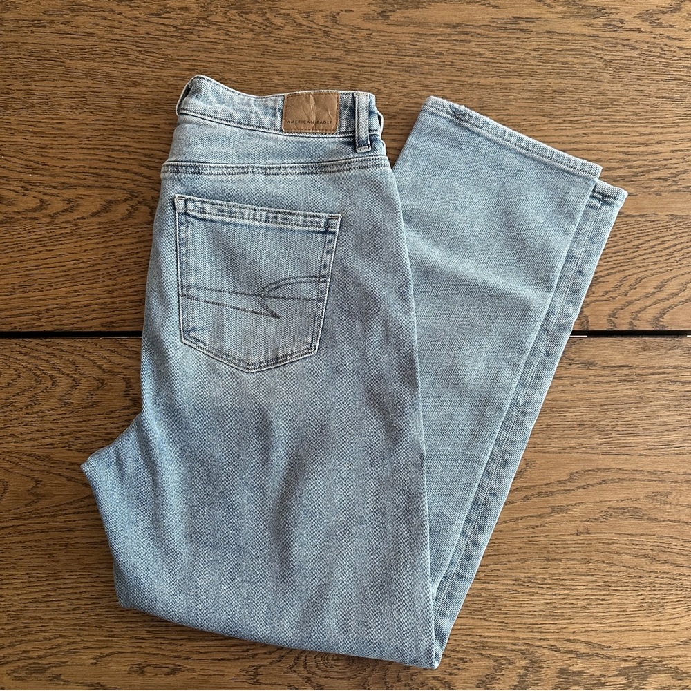 American Eagle Mom straight jeans